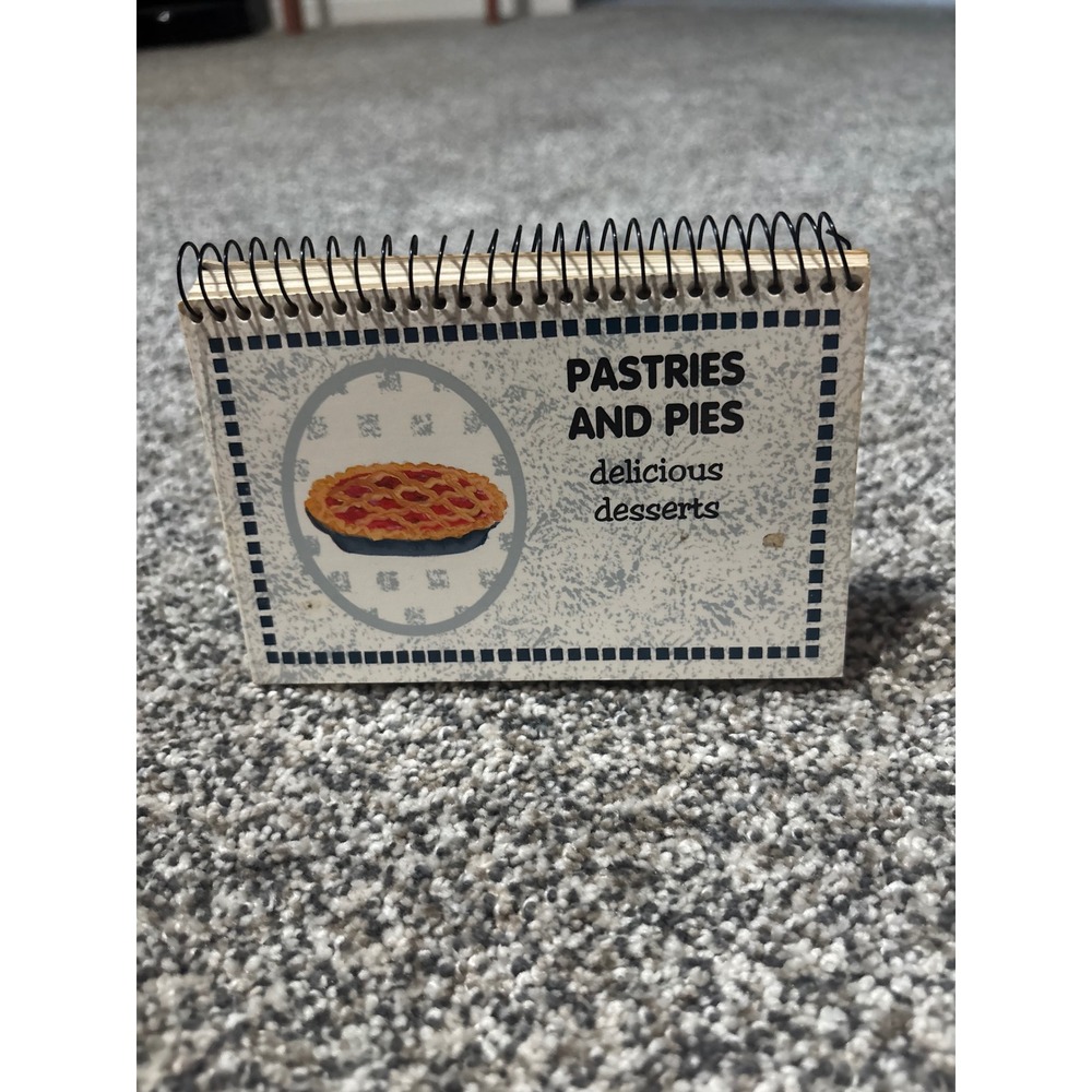 Pastries and Pies Delicious Desserts Mini Spiral Cookbook ISBN 1-56383-015-9